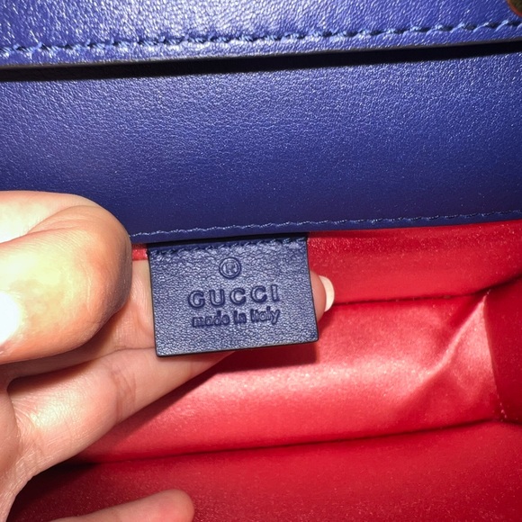 Gucci Authentic Velvet Blue Shoulder Bag, Gold Rope Chain - Picture 3 of 8